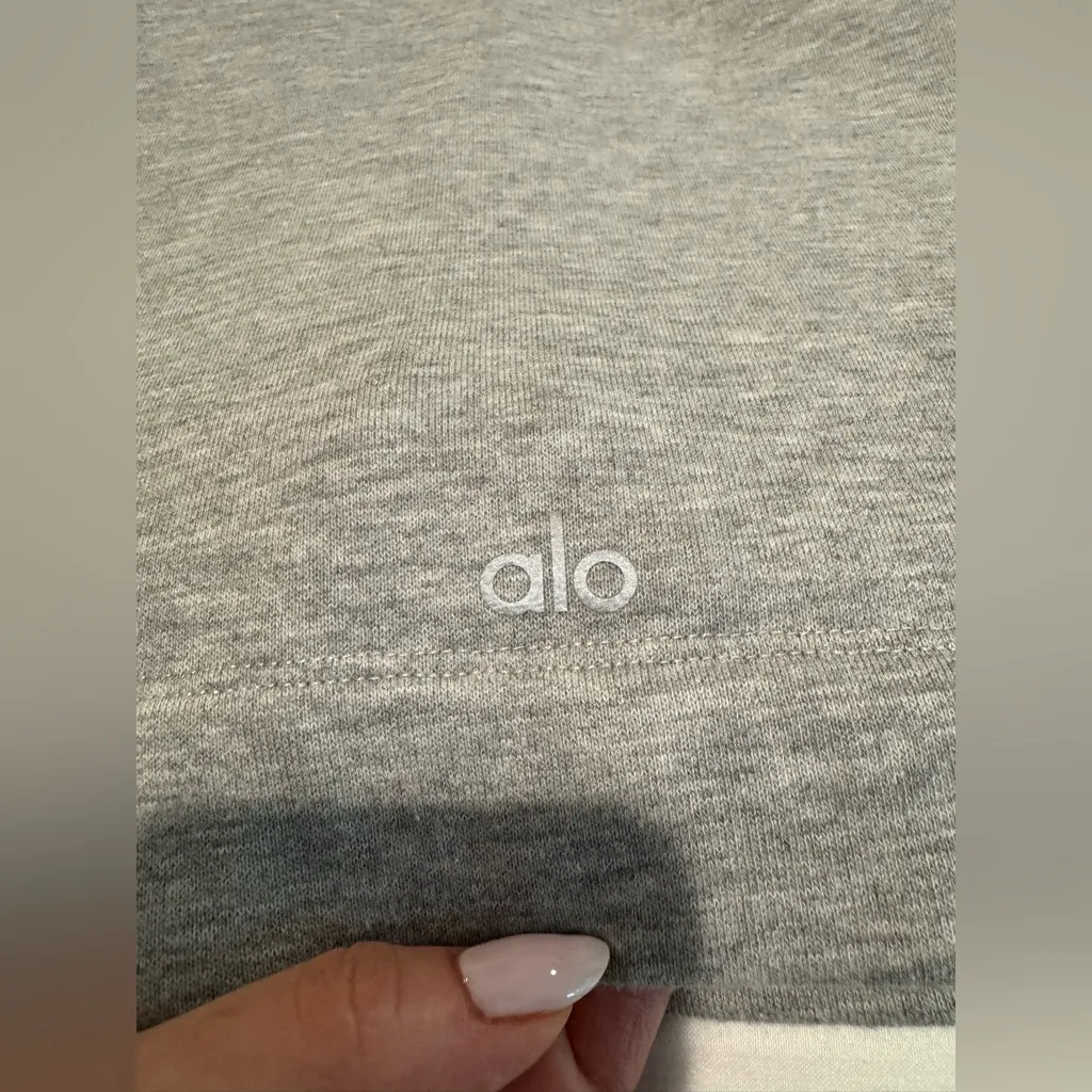 $98 Alo Yoga Bae grey cropped fleece sweatshirt hoodie Size XS - Image 7