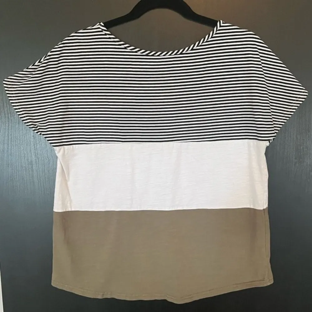 SHEIN Patch Pocket Front Cut And Sew T-Shirt Size Medium - Image 17
