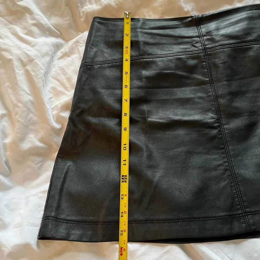 Abercrombie & Fitch black faux leather mini skirt - Image 6