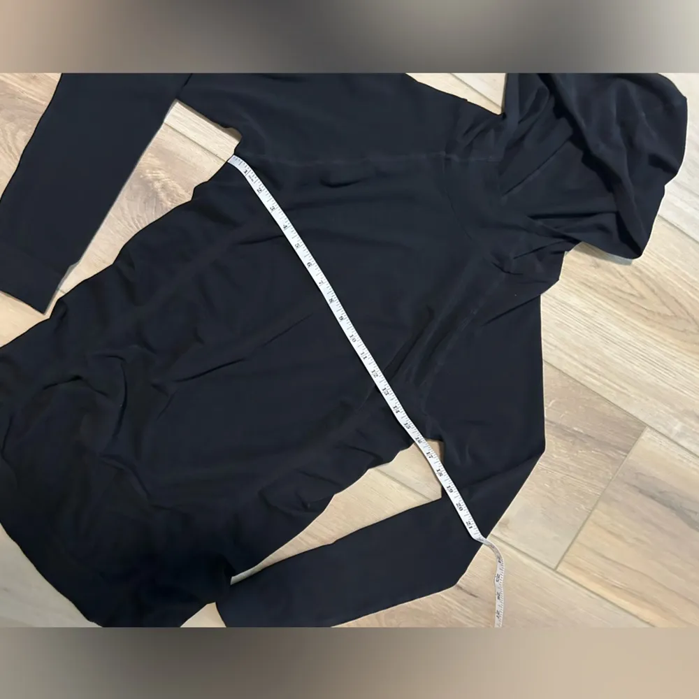 Fabletics Hoodie Size Medium - Image 7