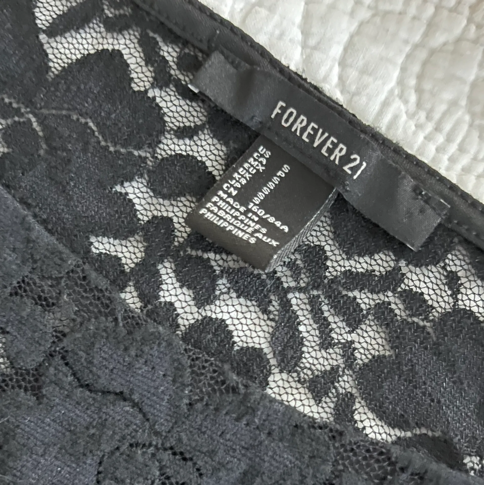 Forever 21 Black Lace Bodycon Dress - Image 4