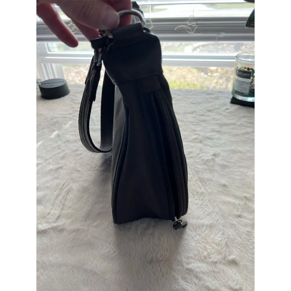 Gun Tote'n Mamas Women's Black Leather Concealed Carry Hobo Bag - Image 4