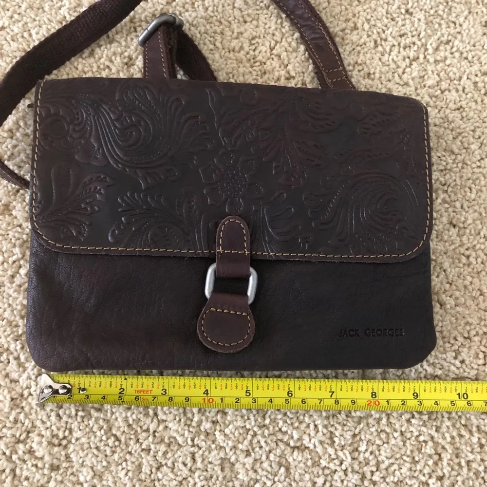 s Voyager City Organizer Floral Embossed Leather Wallet Purse - Image 9