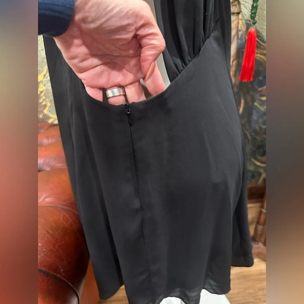 EUC EVERLY BLACK MINI DRESS high neck & back  draped keyhole very sexy &  classy - Image 6