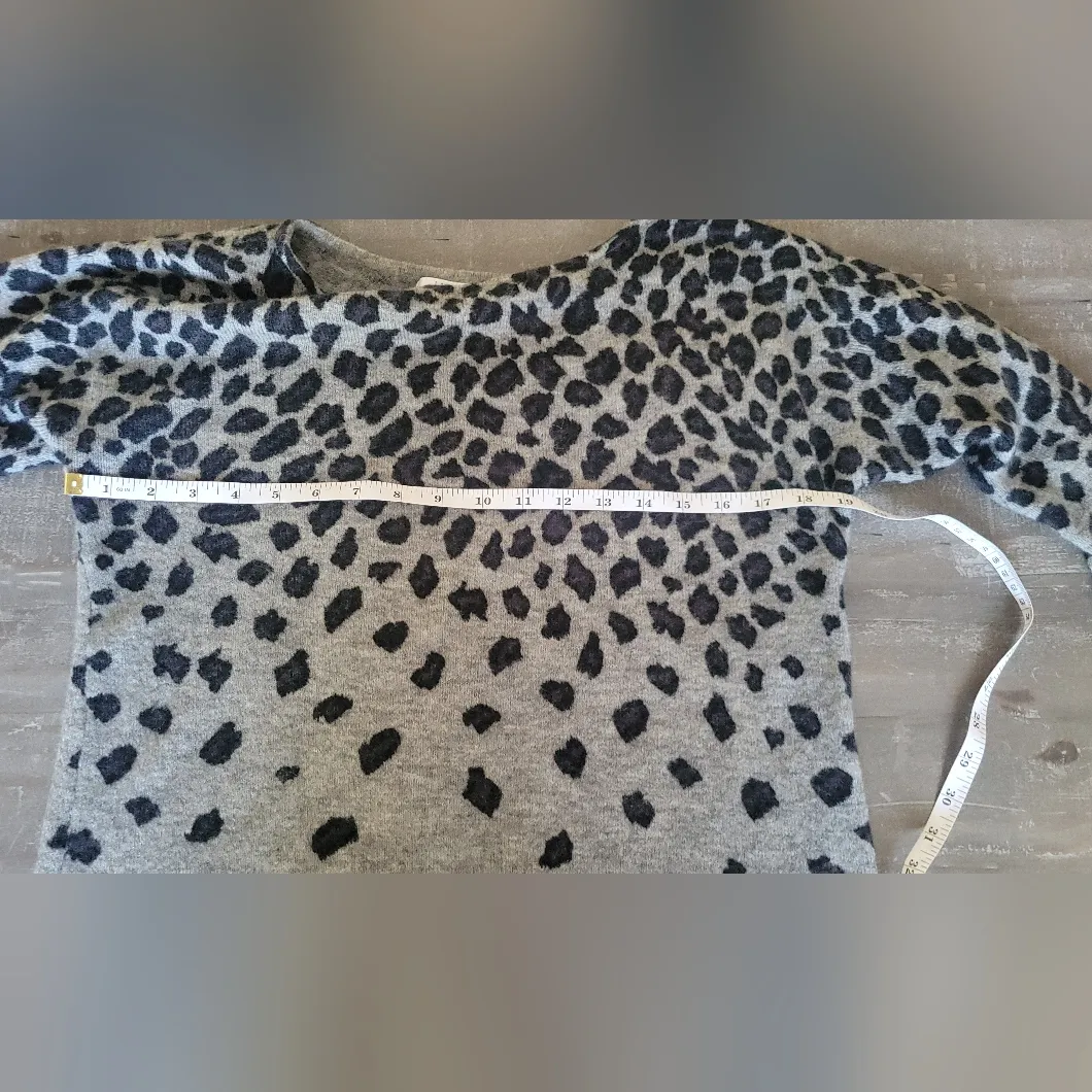 Lascana Venus leopard print cold shoulder sweater sz. M - Image 9