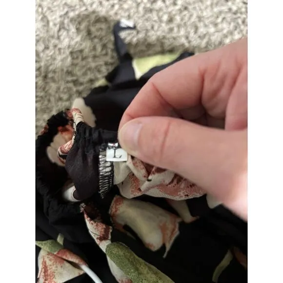 Strapless floral‎ romper size large Black - Image 5