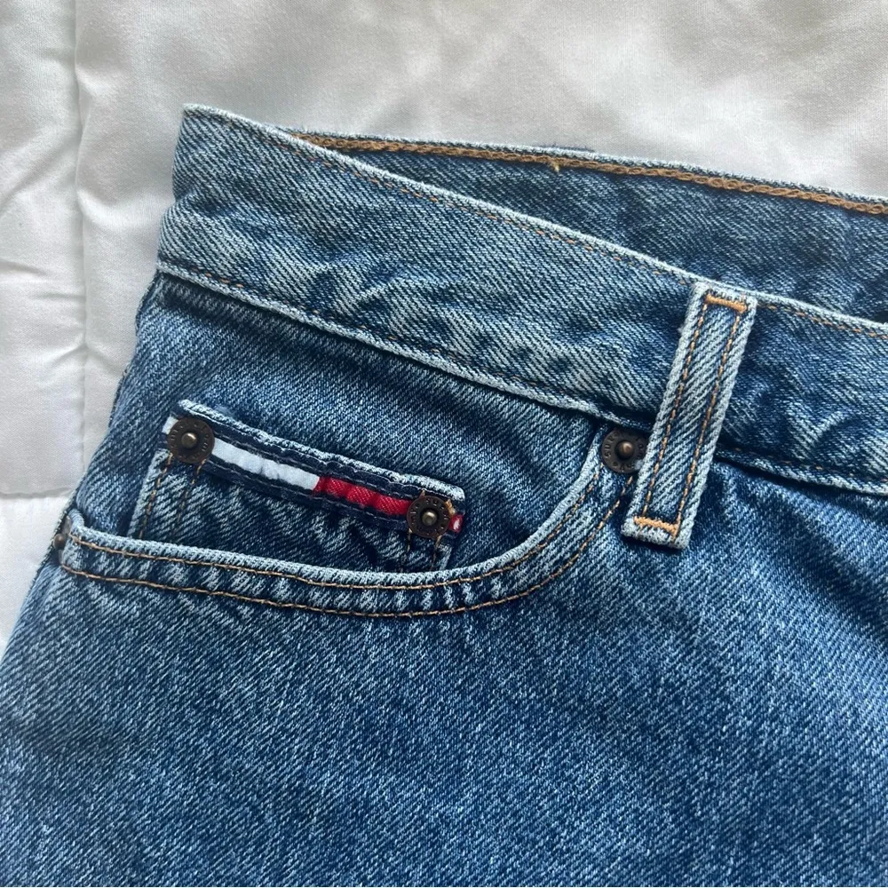 Tommy Hilfiger Vintage Tommy Jeans Y2K Denim Shorts Size 7 - Image 4