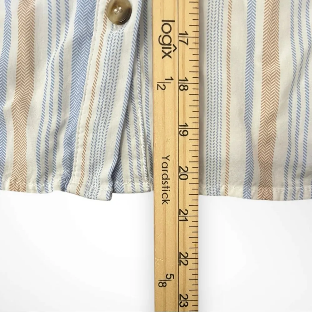 MILK & HONEY White Blue and Tan Short Sleeve Cropped Button Down Shirt | EUC Size L - Image 9