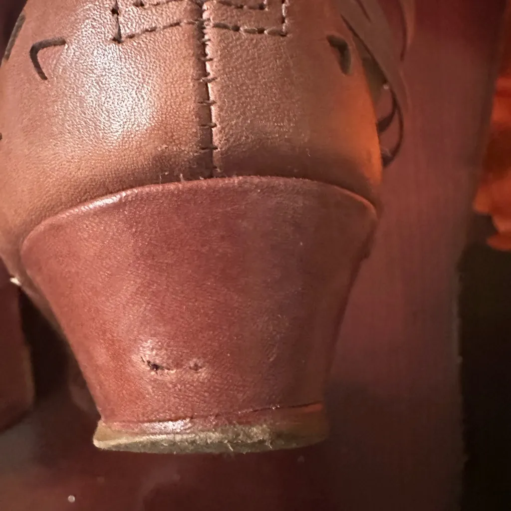 SCHUTZ Tan Gladiator Sandals small wedge heel size 9 leather - Image 5