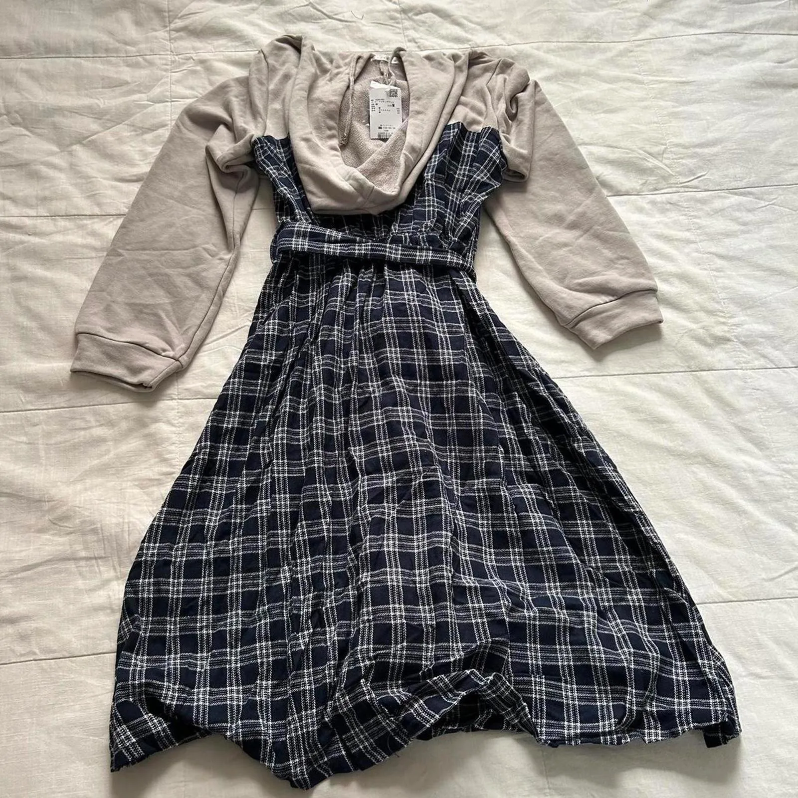 Axes Femme Blue and white plaid prestyled layered dress grey hoodie Size medium - Image 5