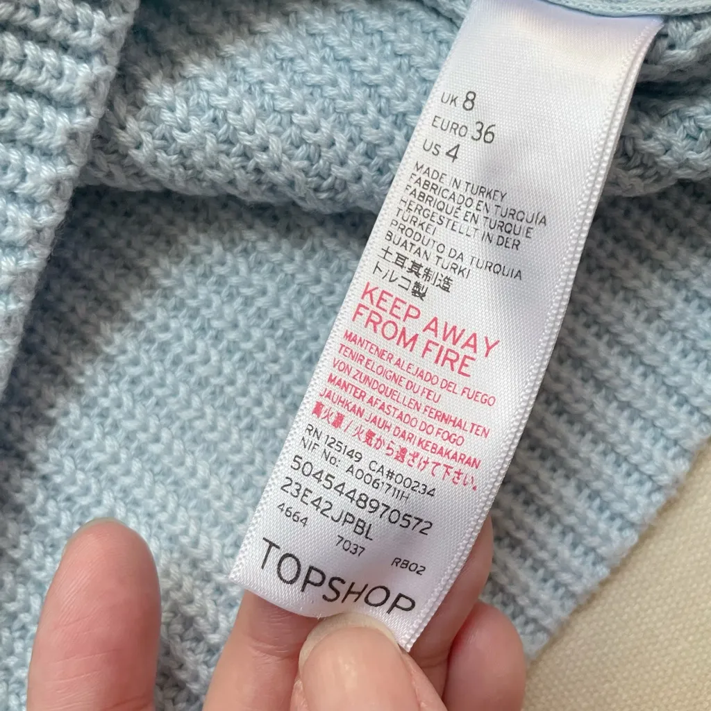 Topshop  chinchable cropped sweater - Image 4