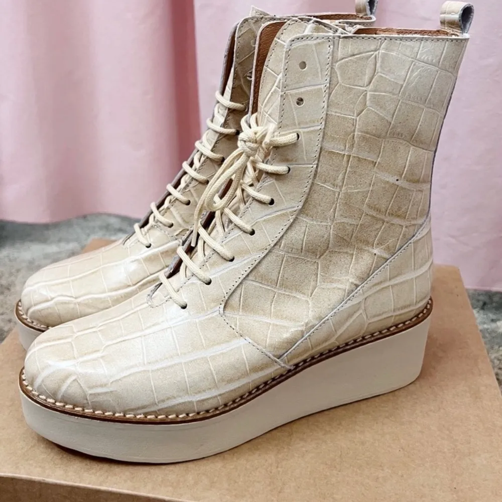 NWT NIB Anthropologie Boots lace up - Image 13