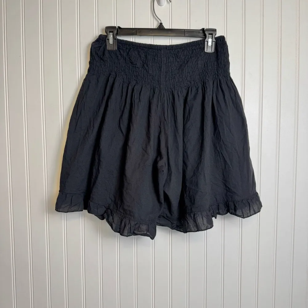OSFM Black Ruffle Womens Shorts Smocked Waist Pockets 8” Inseam Free Size P6 - Image 3