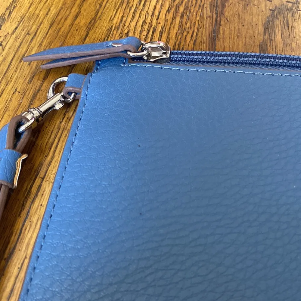 Anne Klein wristlet - Image 3