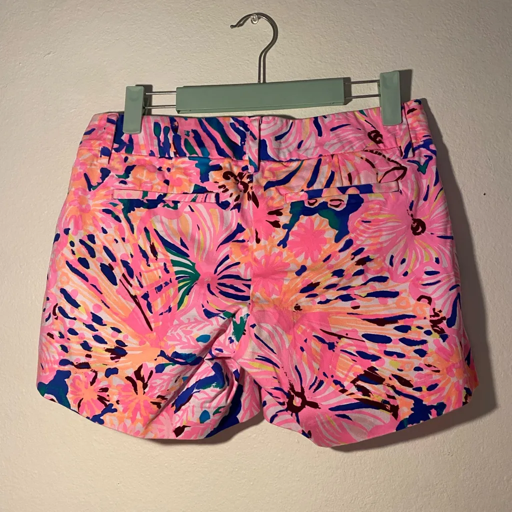 Women's Lilly Pulitzer Callahan Shorts 0 Pink Tidal Wave Pans Garden Floral - Image 2