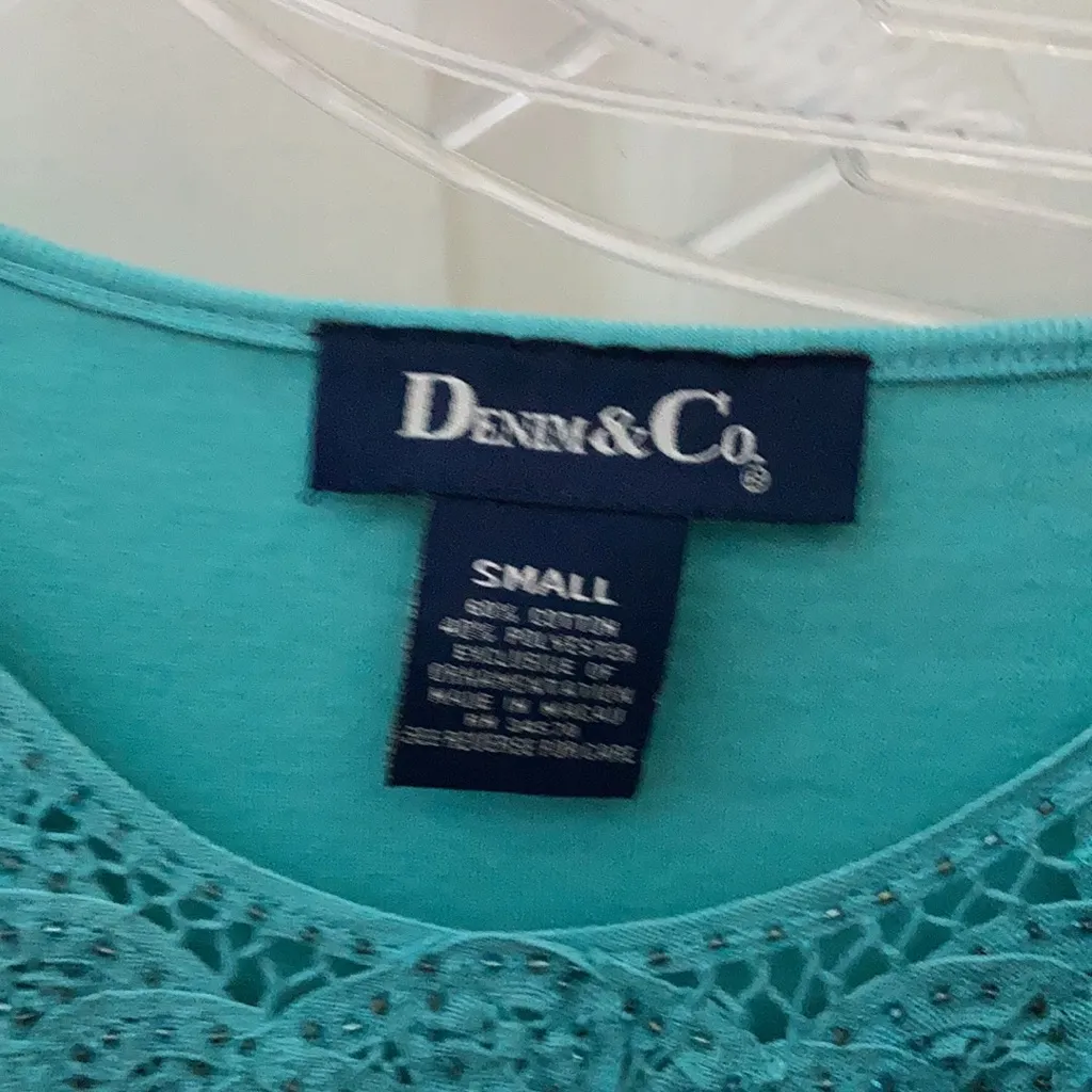 FINAL MARKDOWN Denim and company top small - Image 2
