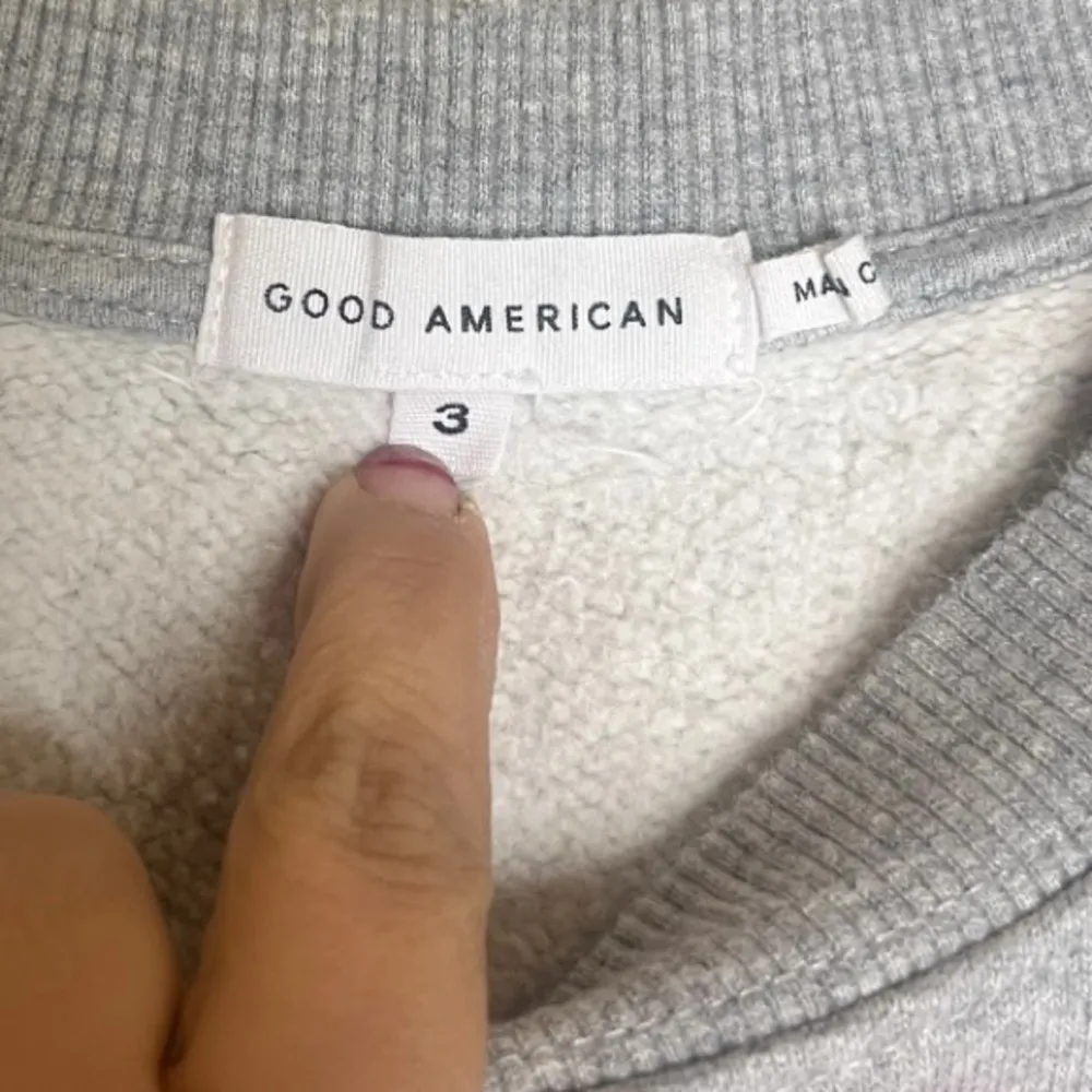 GOODAMERICAN AQUARIUS BOYFRIEND
SWEATSHIRT SIZE 3 (L) - Image 7