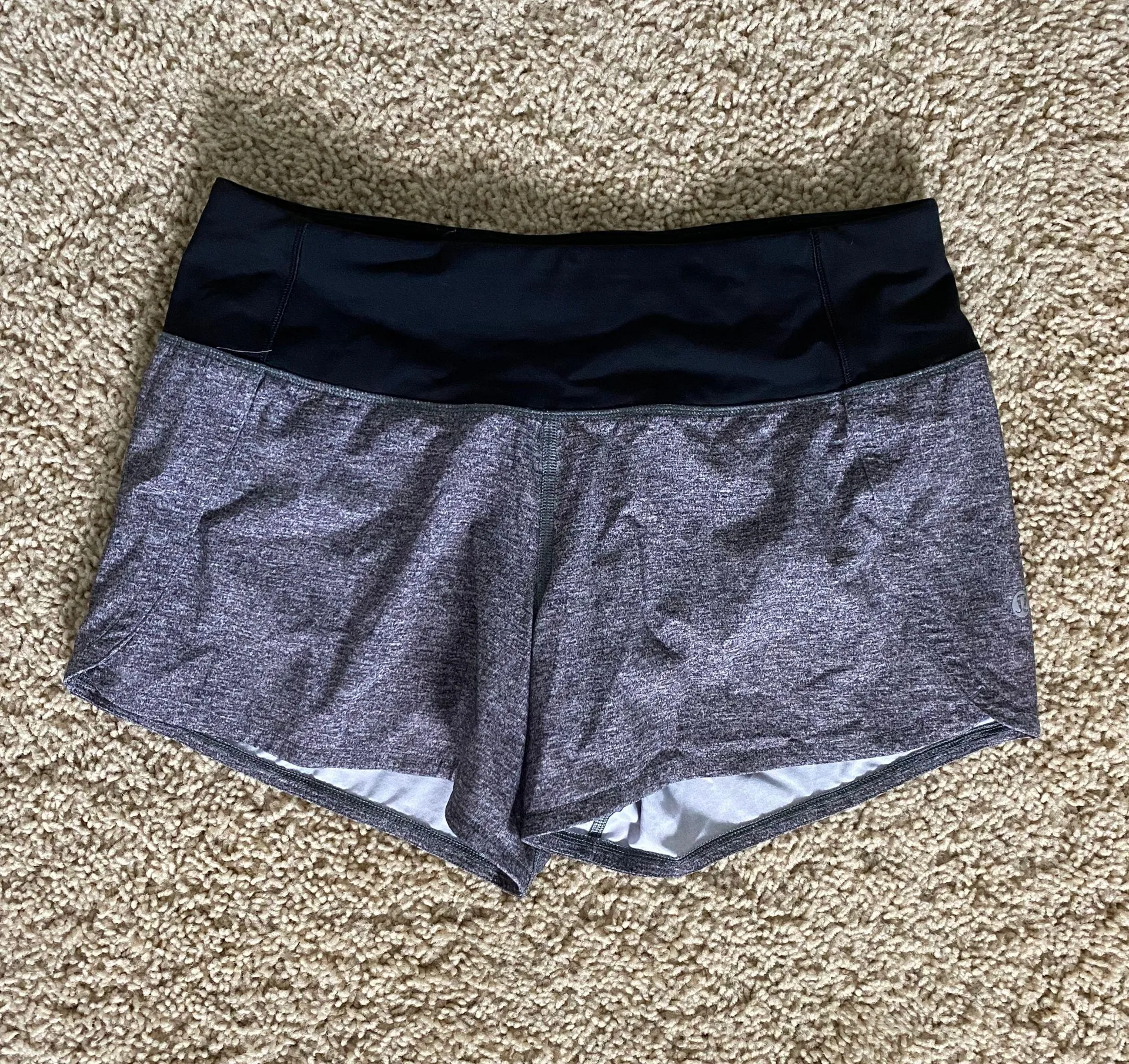 Lululemon Speed Up Mid-Rise Short 4” - Image 2