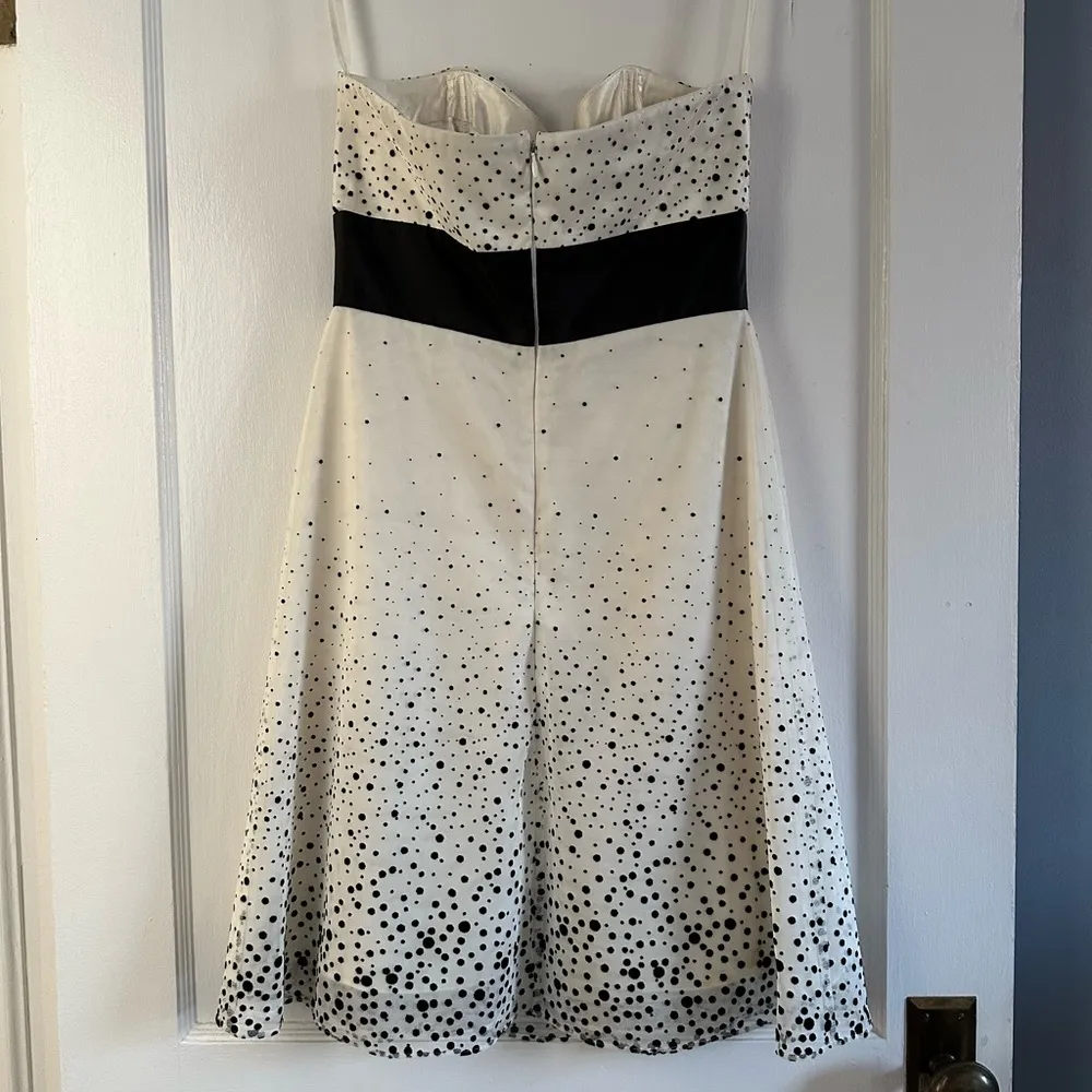 UEC White House Black Market Women’s 4 Dress - Image 2