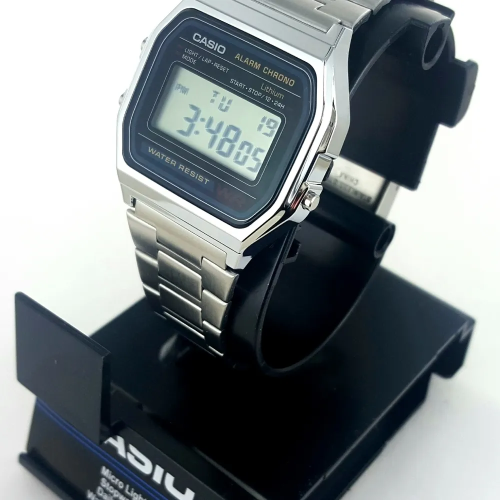 Casio Vintage Digital Watch Alarm Stopwatch Light - Image 4