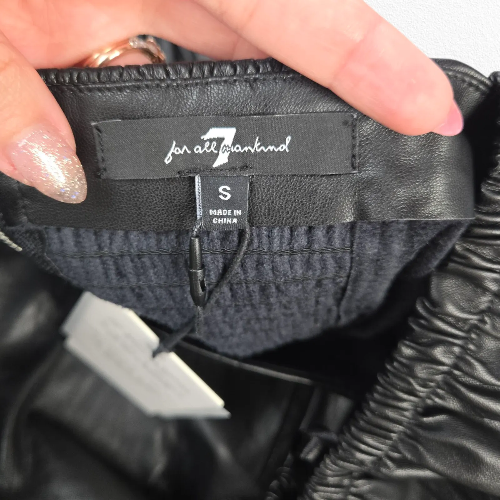 7 For All Mankind Black Faux Leather Puff Sleeve Smocked Corset Top Size Small - Image 5