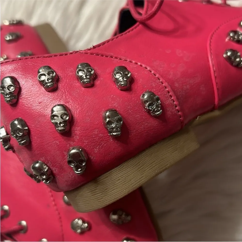 Pink Studded Women's Shoes Size 6 - Image 8