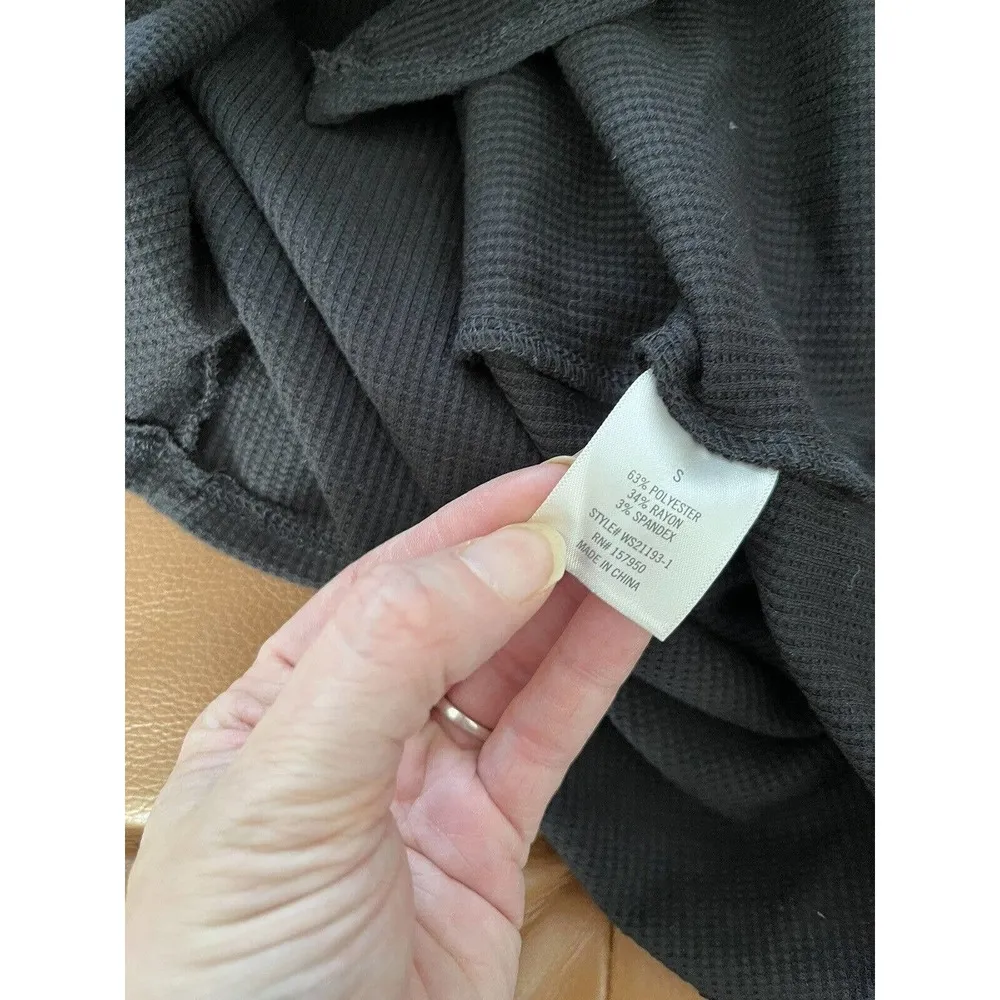 NWT Jun & Ivy Black Waffle Knit Button Front Bell Sleeve Thermal Crop Top Small - Image 7