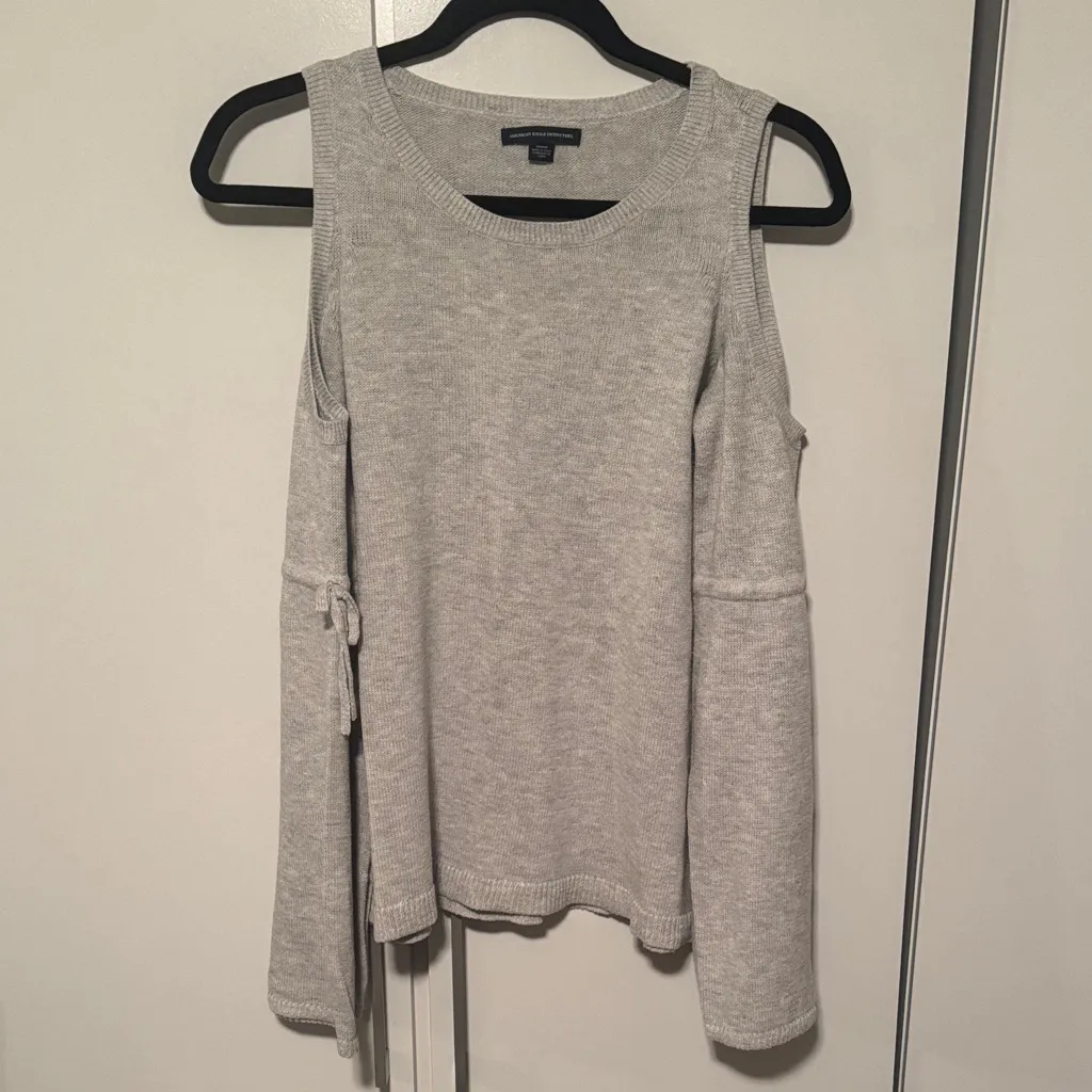 American Eagle Outfitters Light Gray Cold Shoulder Sweatshirt - Image 4