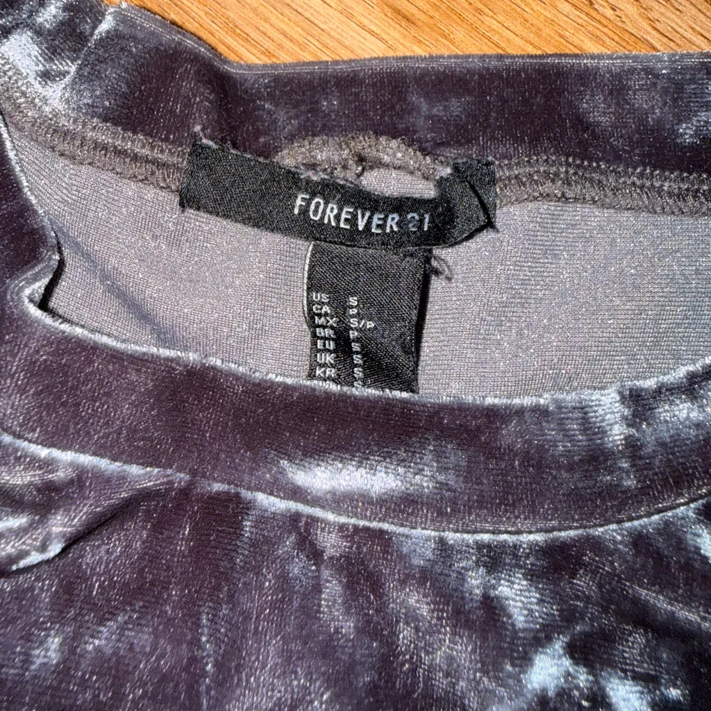 Women’s velour dress - Image 3