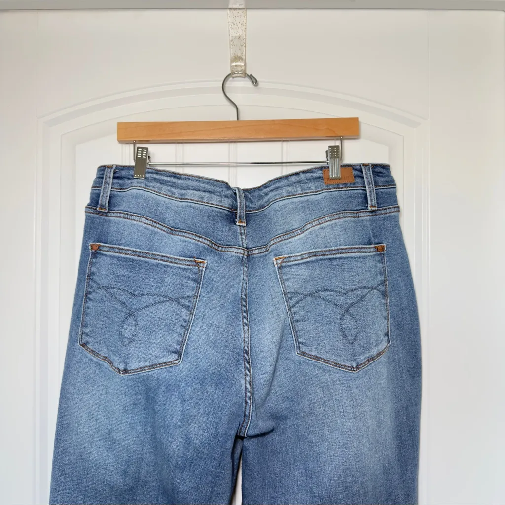 Judy Blue 20W Bootcut Jeans Raw Hems High Rise Blue Wash Country Chic - Image 4