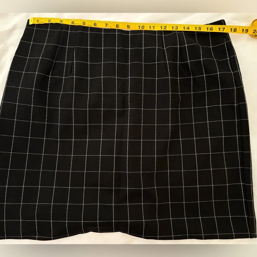 Amanda and Chelsea Windowpane Pencil Skirt - Image 6