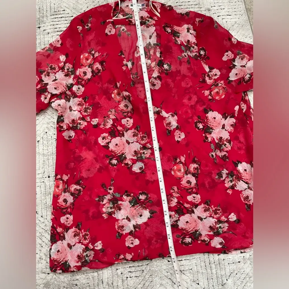 Beautiful Kut From Kloth Red Floral Blouse Size Large - Image 3