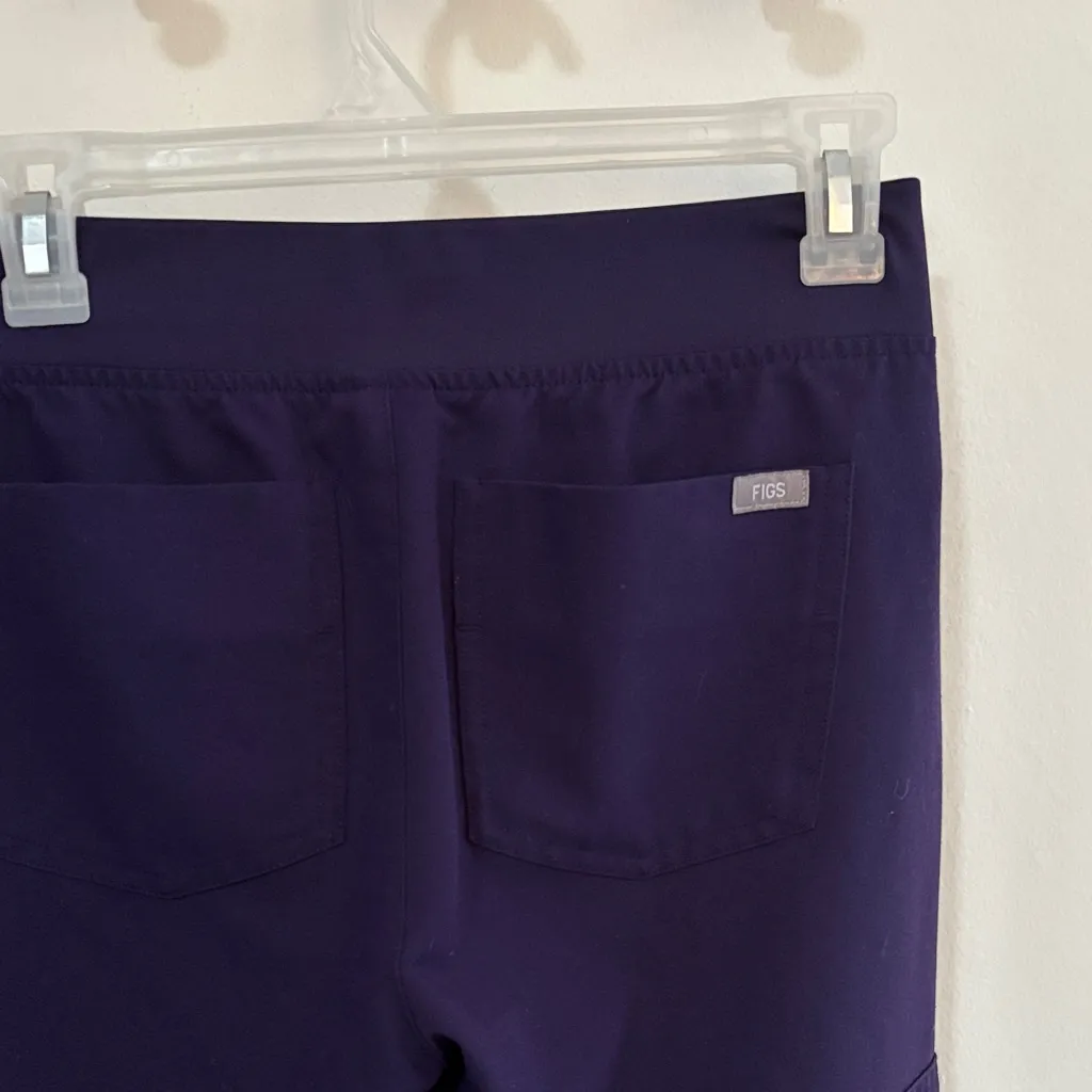 Figs Dark Purple Scrub Set - Image 6