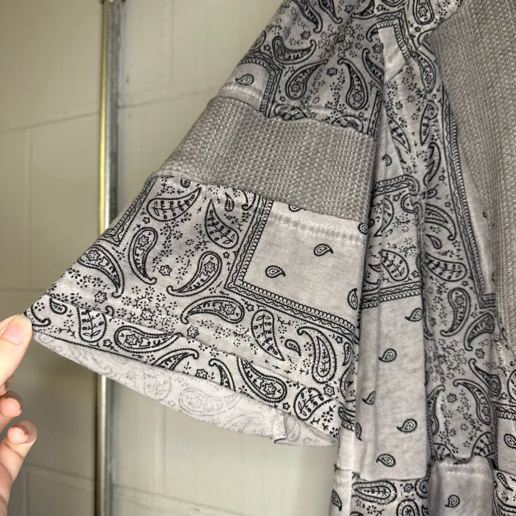 POL Bandana Printed Henley Blouse with Hood in Black & Grey Women’s Size Small - Image 3