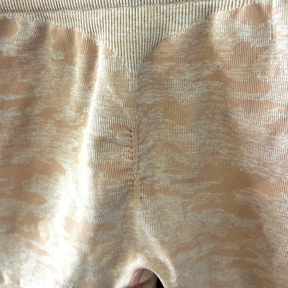 AYBL Evolve Pink Camo Gum Shorts. Size Small. - Image 7