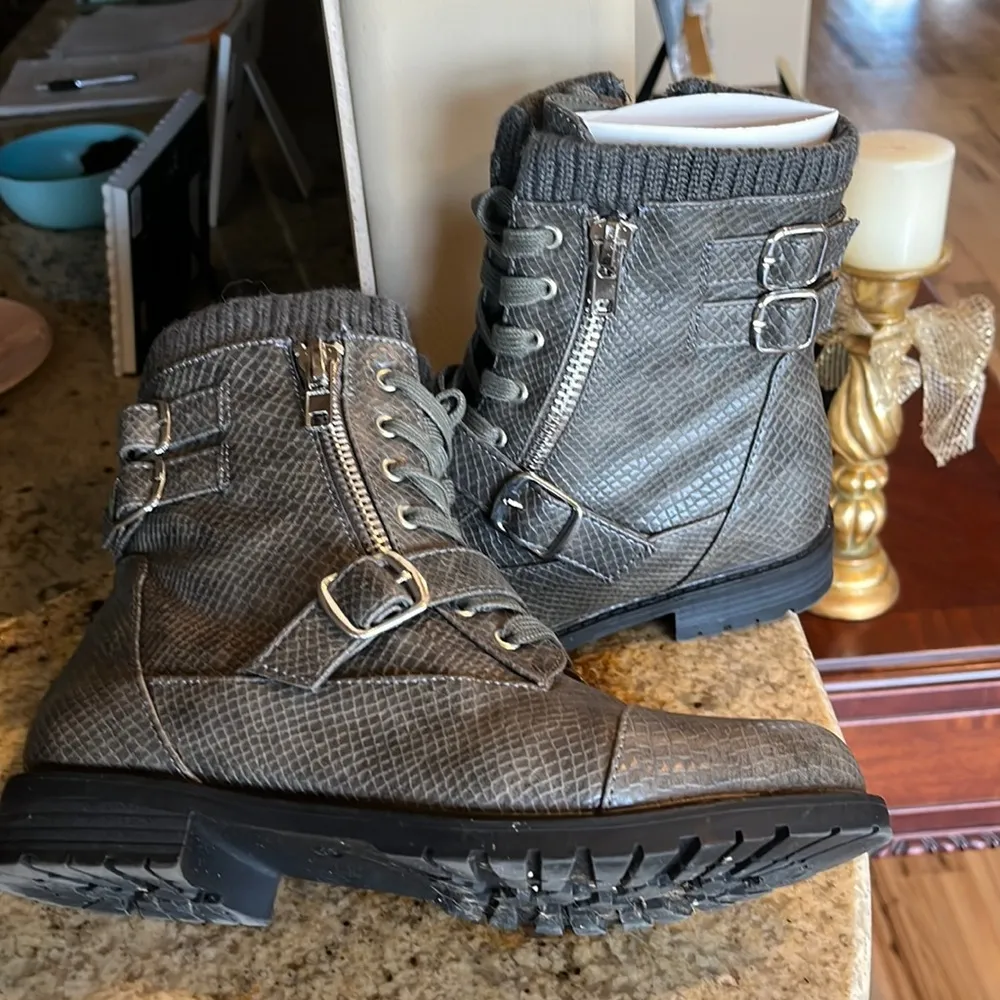 Boots Zip Lace Up Charcoal Booties Hiking Ankle Womens 8.5 JustFab - Image 2