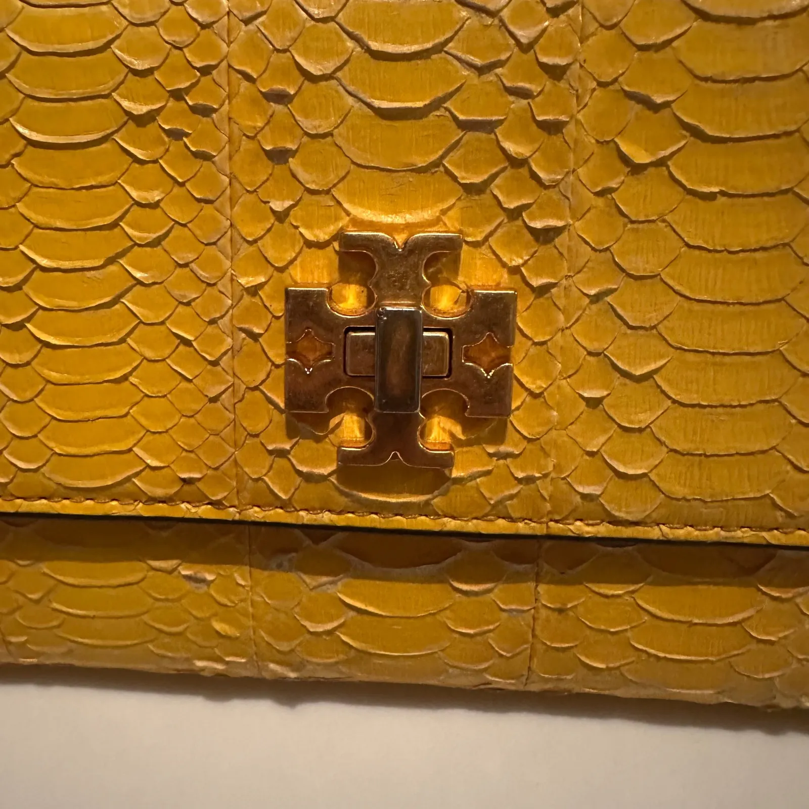 TORY BURCH Kira Exotic‎ Envelope Continental Wallet Color Daisy - Image 3