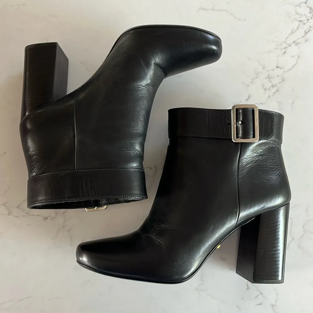 EUC Prada Black Leather Round Toe Block Heel Heeled Ankle Booties in Size 37 - Image 2