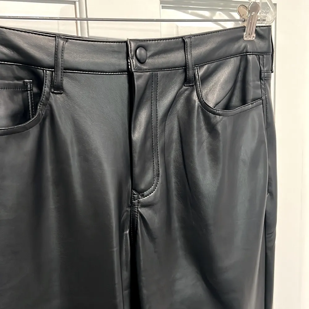 Jeanne Flare High Rise Cropped Flare Pants Vegan Leather Black - Image 4