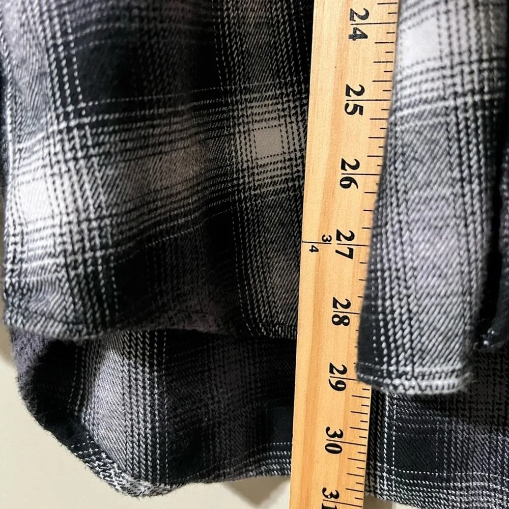 Amazon essentials size medium black white plaid flannel Just Tap’d beer work top - Image 7