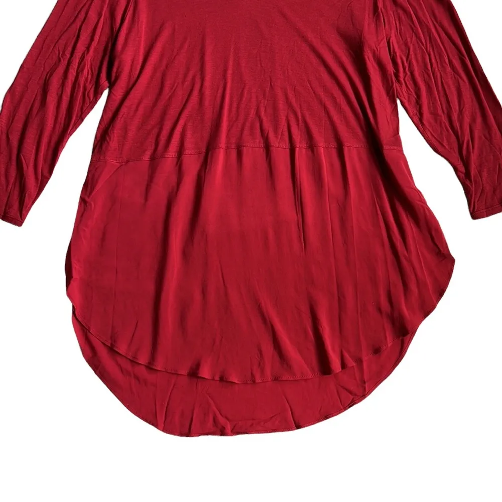 Two by Vince Camuto Red V - Image 3