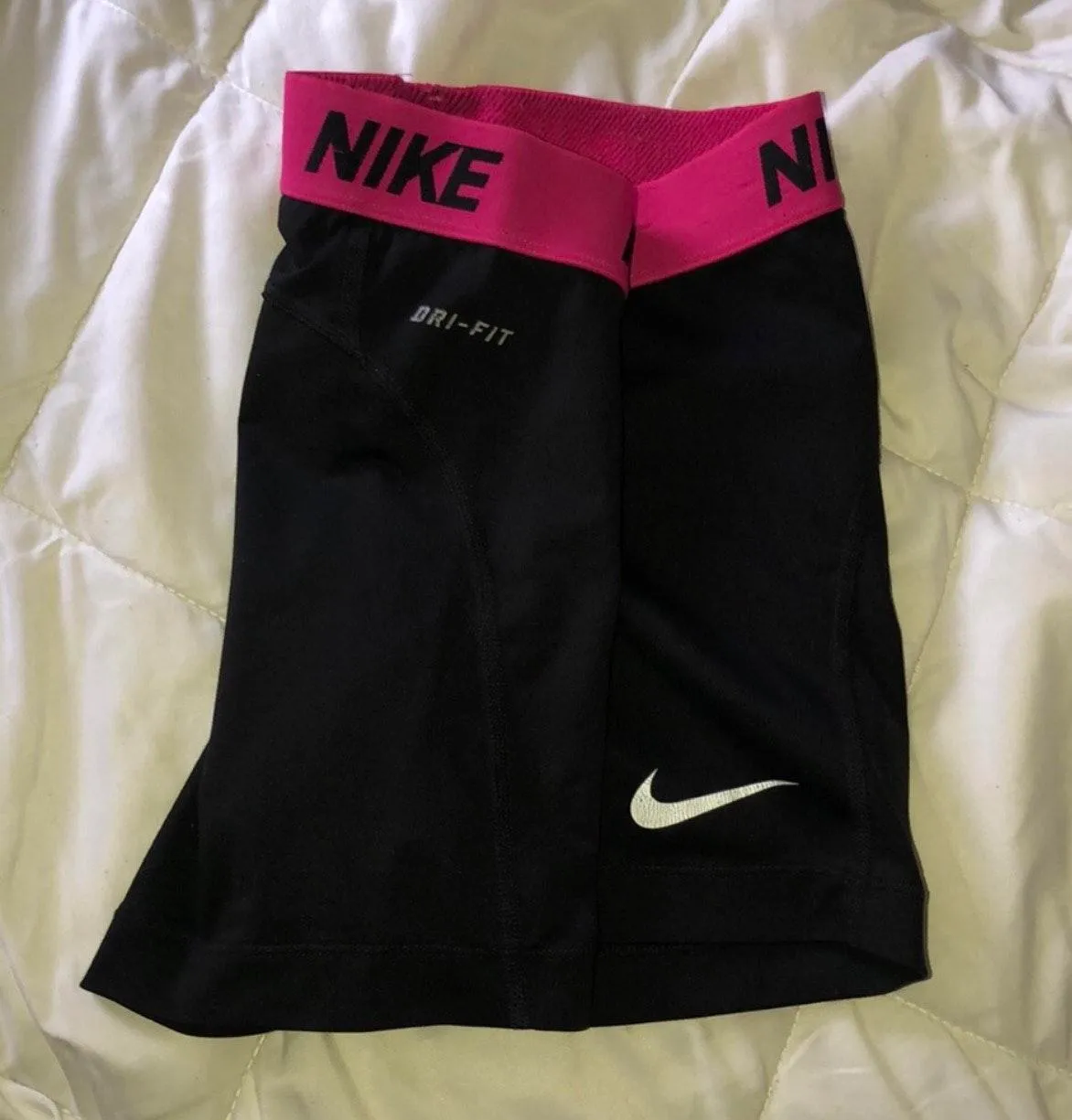 Nike Pros - Image 2
