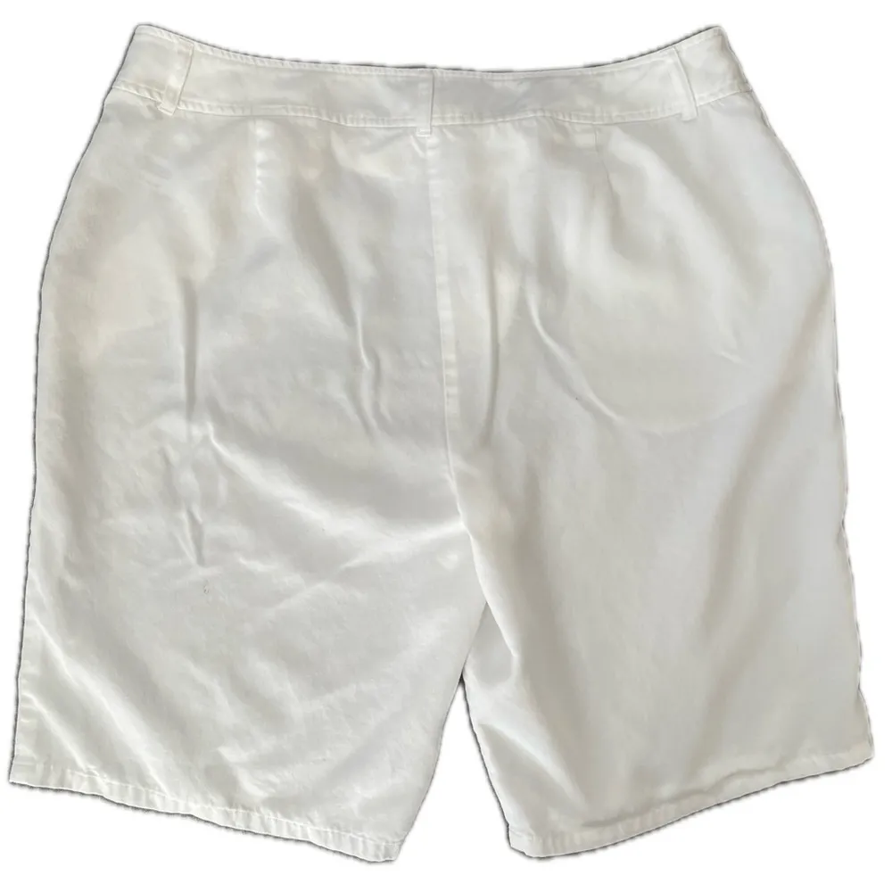 Eileen Fisher White Tapered Shorts Tencel Size Medium Bermuda - Image 4