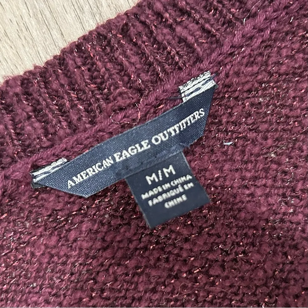 American Eagle Outfitters Burgundy Shimmer Knit Sweater V Neck Pullover Size M - Image 4