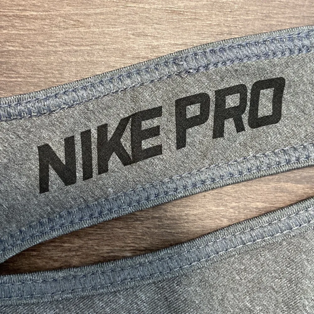 Nike Pro Women’s Grey Core Fitted Tank Racerback Size XS Style 589369-091 - Image 4