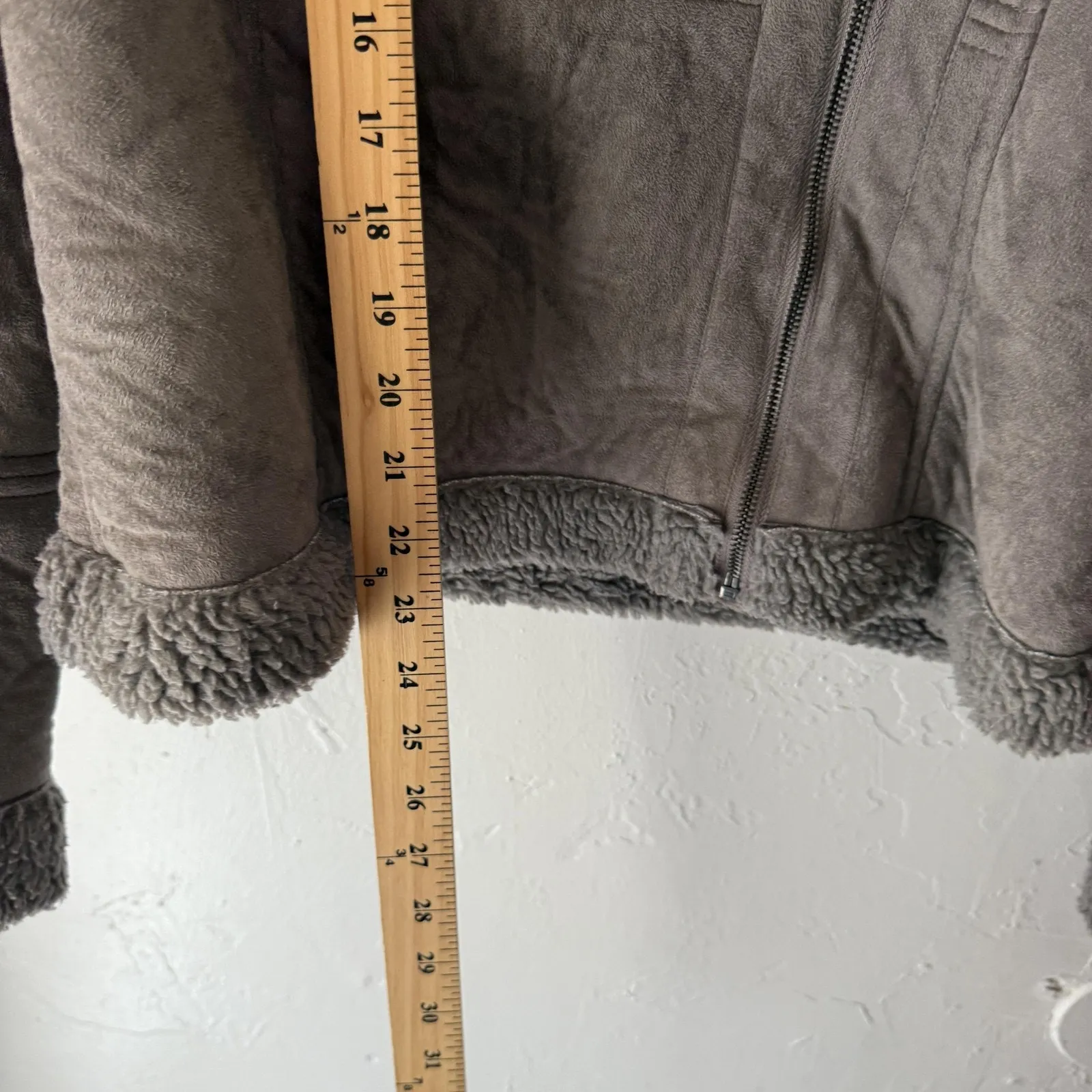 Attention Y2k Womens Large Faux Shearling Sherpa Lined Zip Up Winter Coat‎ - Image 6