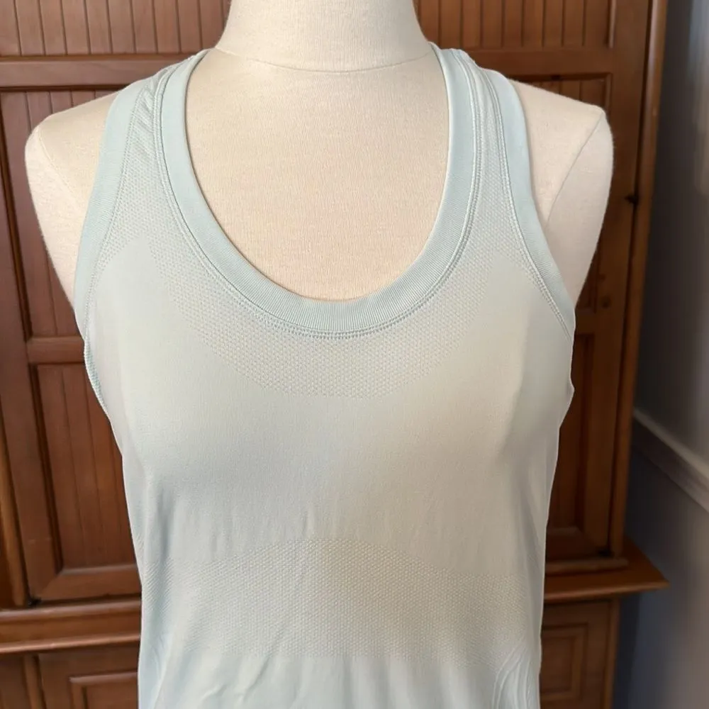 Athleta Racerback Sleeveless Tank with Stay Put Hem, Sz Small - Image 2