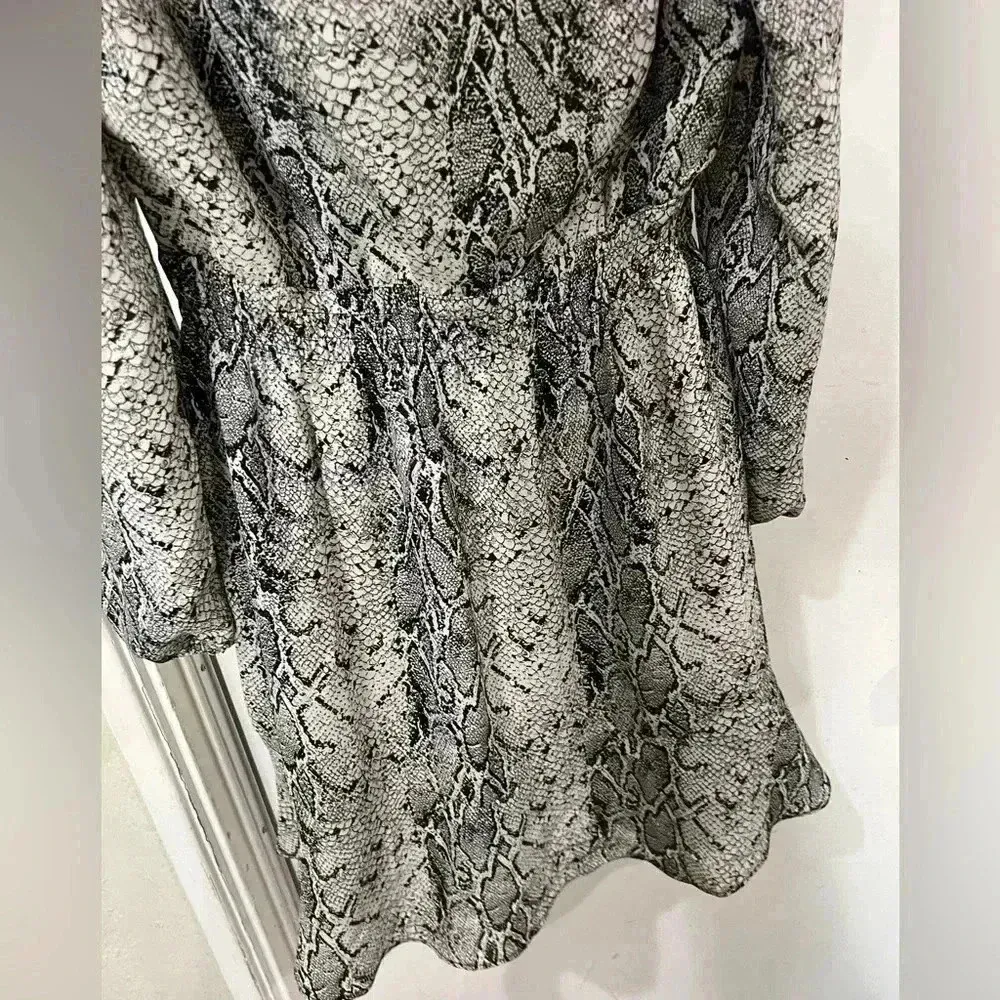 Banana Republic  NWT Python Print Wrap Dress S petite - Image 6