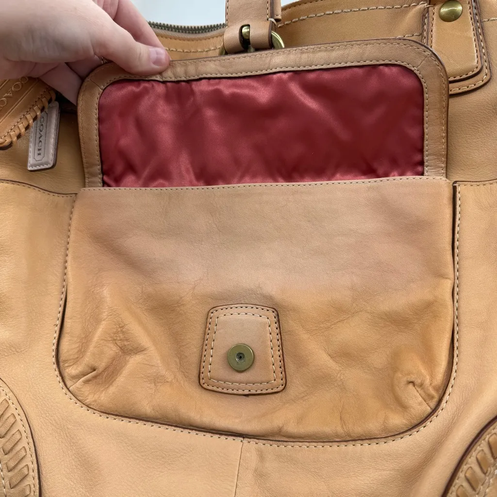 COACH Tan Leather Shoulder Bag‎ Front Buckle Pocket Dual Handles Classic Style - Image 7