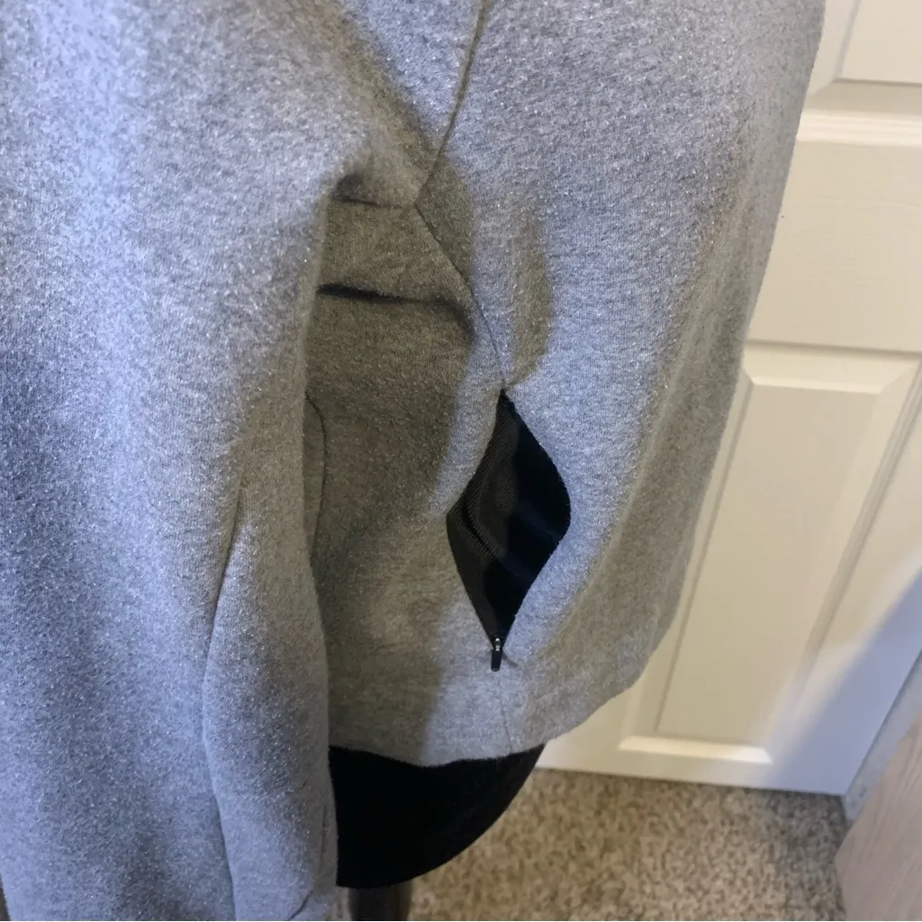 Nike Gray Dri Fit Sweatshirt - Image 4